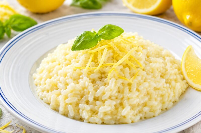 Riso al limone cremoso, ricetta semplice e leggera